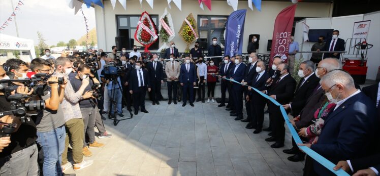 Bakan Varank, Gaziantep'te açılan merkezleri ziyaret etti: