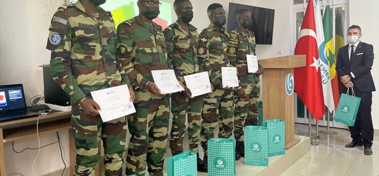Senegalli askerler Türkçe diplomalarını aldı