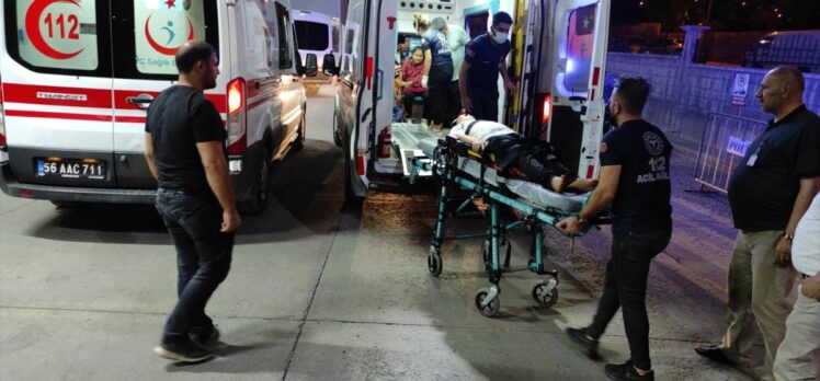Siirt'te iki otomobil çarpıştı: 8 yaralı
