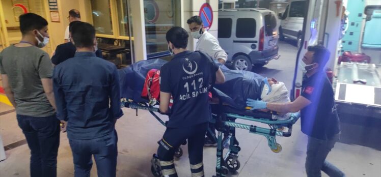 Siirt'te süt sağımından dönen köylüleri taşıyan tarım aracı devrildi: 9 yaralı