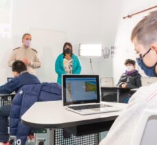 TİKA'dan Arjantin'de kısıtlı imkanlara sahip çocukların dijital okuryazarlık eğitimine ekipman desteği