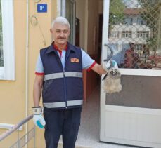 Tokat'ta apartman boşluğuna düşen baykuş yavrusunu itfaiye kurtardı
