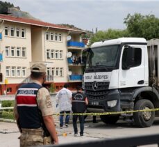Tokat'ta çöp kamyonu yayalara çarptı: 1 ölü, 1 yaralı