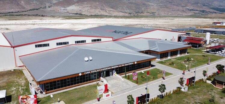 Türk Kızılay Erzincan Mineralli Su İşletmesi'nde yeni üretim hattı açılarak kapasite artırıldı