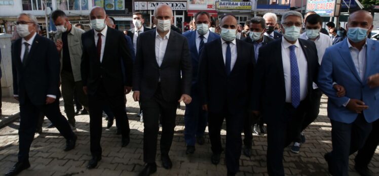 Ulaştırma ve Altyapı Bakanı Karaismailoğlu, AK Parti Malazgirt İlçe Başkanlığında konuştu: