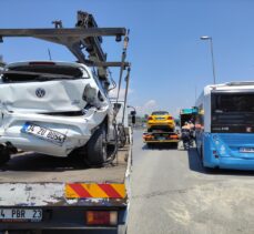 Zeytinburnu'ndaki zincirleme trafik kazasında bir kişi yaralandı