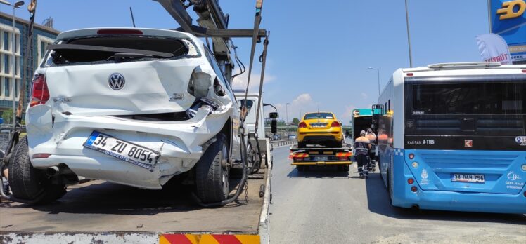 Zeytinburnu'ndaki zincirleme trafik kazasında bir kişi yaralandı