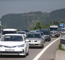 Anadolu Otoyolu'nda bayram tatili yoğunluğu devam ediyor
