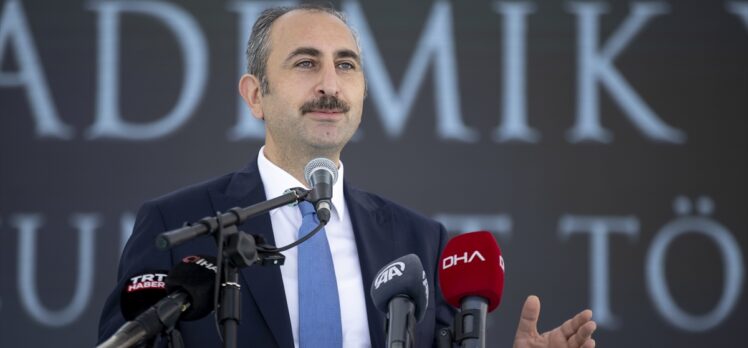Adalet Bakanı Gül, yıl sonunda 1000 hakim ve savcı alınacağını bildirdi: