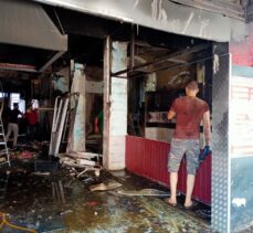Antalya'da iki iş yerinde çıkan yangın hasara yol açtı
