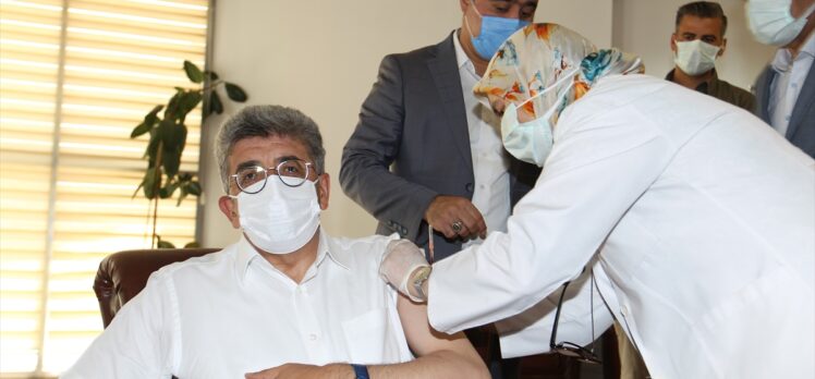 Aşılanma oranının düştüğü Van'da Vali Mehmet Emin Bilmez'den “Aşı olalım” çağrısı: