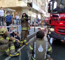 GÜNCELLEME – Ataşehir'de bir binada çıkan yangın söndürüldü