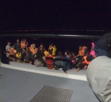 Ayvalık açıklarında motoru arızalanan bottaki 42 sığınmacı kurtarıldı