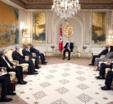 Cezayir Dışişleri Bakanı, Tunus'ta Cumhurbaşkanı Said ile görüştü