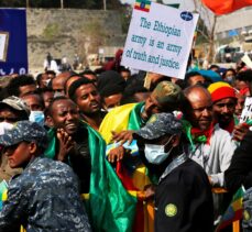 Etiyopya'da on binlerce kişi Tigraylı isyancılara karşı gösteri yaptı