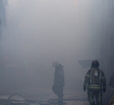 GÜNCELLEME – Eyüpsultan'da plastik fabrikasında çıkan yangın söndürüldü