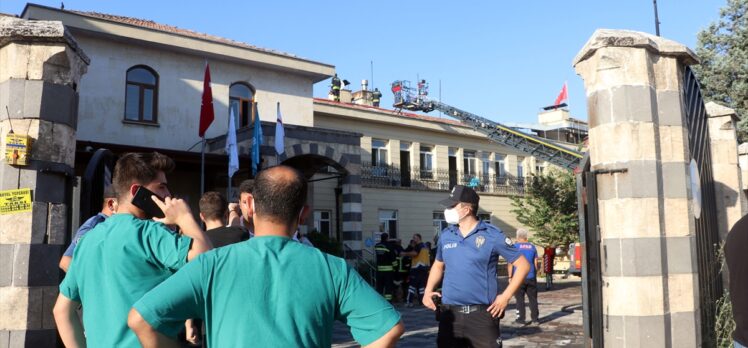 GÜNCELLEME 2 – Gaziantep'te özel bir hastanede çıkan yangın kontrol altına alındı