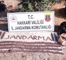 Hakkari'de terör örgütü PKK'ya yönelik operasyonda arazide mühimmat bulundu