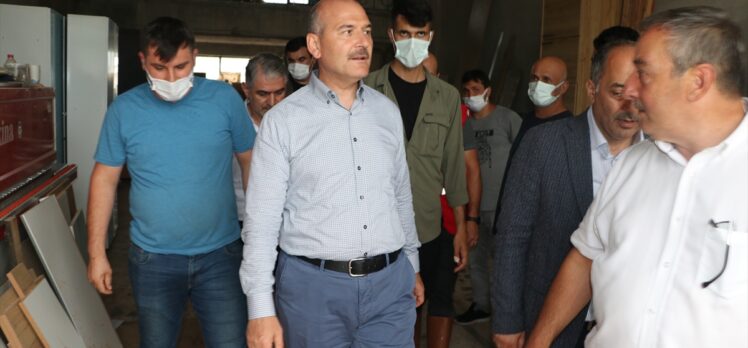 İçişleri Bakanı Süleyman Soylu, Arhavi'deki çalışmalara katılan jandarma personeline teşekkür etti