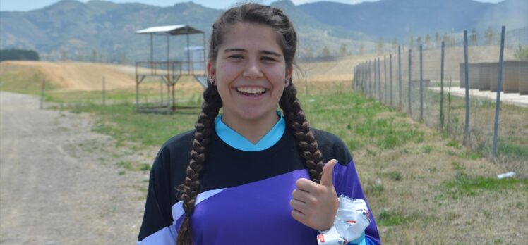 Irmak Yıldırım, Motokros şampiyonasında Türkiye'yi temsil edecek ilk kadın olmanın gururunu yaşıyor: