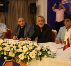İskenderunspor, Jan Olde Riekerink ve Ümit Karan'la 3 yıllık sözleşme imzaladı