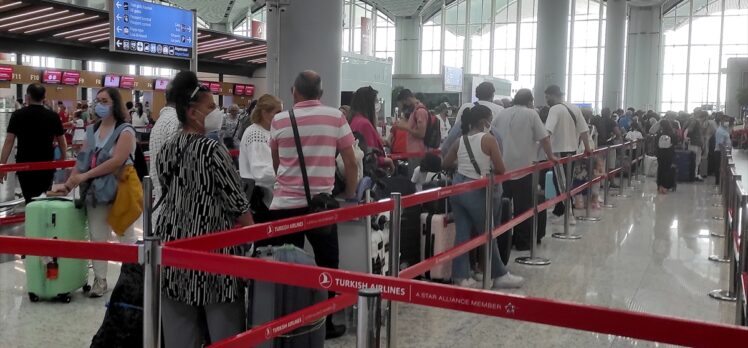 İstanbul Havalimanı'nda, Kurban Bayramı yoğunluğu devam ediyor