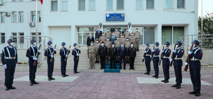 Jandarma Genel Komutanı Orgeneral Çetin, Ordu'da şehit aileleriyle buluştu