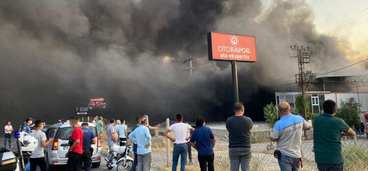 GÜNCELLEME – Kahramanmaraş'ta tekstil fabrikasında çıkan yangına müdahale ediliyor