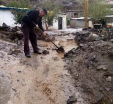 Kars'ta sel ev, ahır ve tarım aletlerine zarar verdi