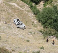 Kayseri'de sürücüsünün manzara izlemek için yol kenarına park ettiği otomobil uçuruma yuvarlandı