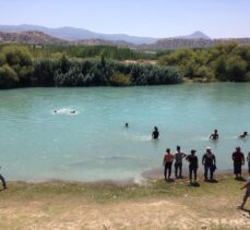 Mersin'de yüzmek için nehre giren genç kayboldu
