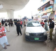 Pakistan'da el bombalı saldırı sonucu bir polis öldü