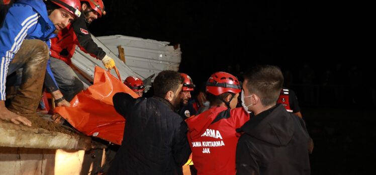 Rize'deki sel ve heyelanlar nedeniyle kaybolan kişilerden birinin cesedine ulaşıldı
