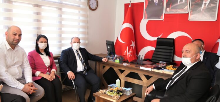 Sanayi ve Teknoloji Bakanı Varank, Bilecik Pazaryeri'nde MHP İlçe Başkanlığını ziyaret etti