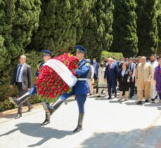 Şentop, Bakü'de Haydar Aliyev'in anıt mezarını, Şehitler Hıyabanı'nı ve Bakü Türk Şehitliği'ni ziyaret etti
