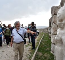 Tarihe meraklı 40 öğrenci, Türk Tarih Kurumu organizasyonuyla Çorum'daki kazı alanlarını gezdi