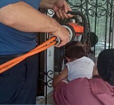 Tokat'ta başı pencerenin demir parmaklığına sıkışan çocuğu itfaiye kurtardı