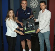 Trabzonspor Teknik Direktörü Avcı, TSYD Trabzon Şubesini ziyaret etti