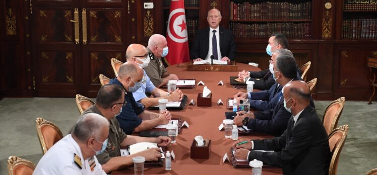 Tunus'ta Cumhurbaşkanı Said, Başbakanı görevden aldı, meclisin yetkilerini dondurdu
