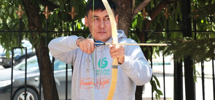 Türk Okçuluk Kurslarından mezun olan Kazak okçular şimdi eğitmen olmaya hazırlanıyor