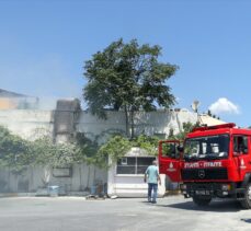 Zeytinburnu'nda bir kafenin mutfağında çıkan yangın söndürüldü