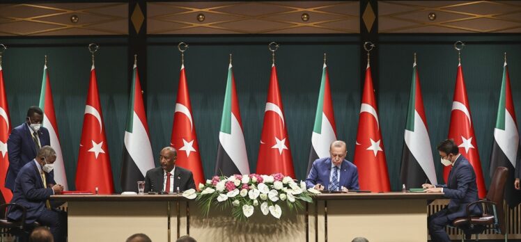 Türkiye ile Sudan arasında farklı alanlarda 6 anlaşma imzalandı