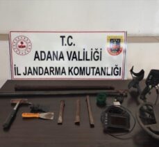 Adana'da define arayan 4 kişi suçüstü yakalandı