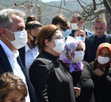Aile ve Sosyal Hizmetler Bakanı Derya Yanık, Adana'daki yangın bölgelerinde inceleme yaptı: