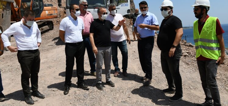 AK Parti'li Bülent Turan Assos'ta devam eden kaya ıslahı çalışmalarını inceledi