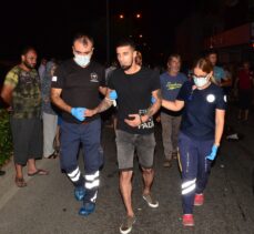 Antalya'da kaza yapan motosikletli ve yardımına gelenlere minibüs çarptı: 1'i ağır 4 yaralı