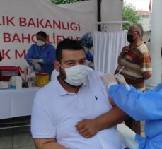 Bahçelievler'de cami avlusuna Kovid-19 aşısı için seyyar istasyon kuruldu