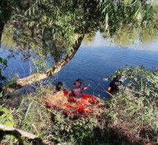 Bilecik'te Sakarya Nehri'ne düşen gencin bulunması için ara verilen çalışmalara yeniden başlandı