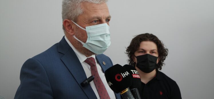 Bursa İl Sağlık Müdürü Dr. Yavuzyılmaz'dan gençlere Kovid-19 aşısı çağrısı: