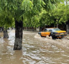 Dakar'da aşırı yağışlar sele neden oldu